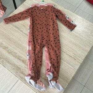 NWT pack of two thermal pyjamas Carter’s size 5T